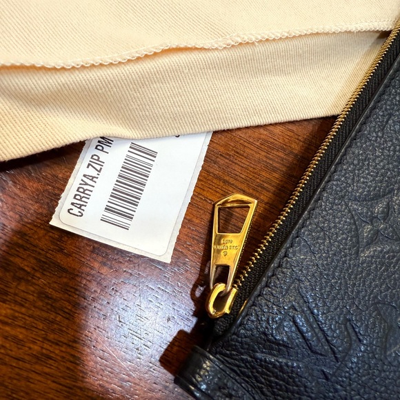 Louis Vuitton Black Monogram Leather Wristlet Pouch - Picture 6 of 12